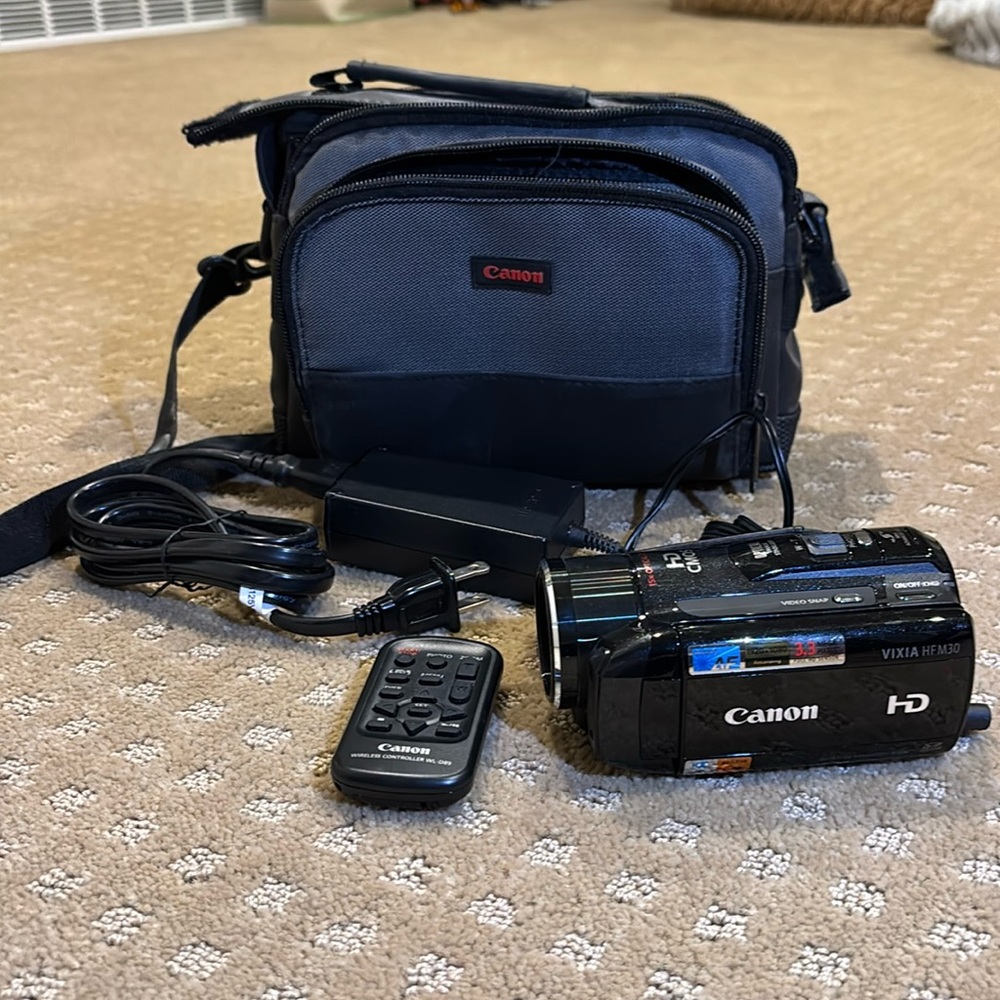 Canon Vixia HF M30